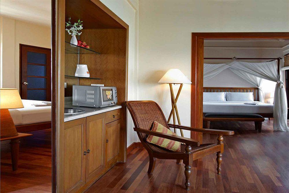Avillion Port Dickson Hotell Eksteriør bilde A suite at the hotel