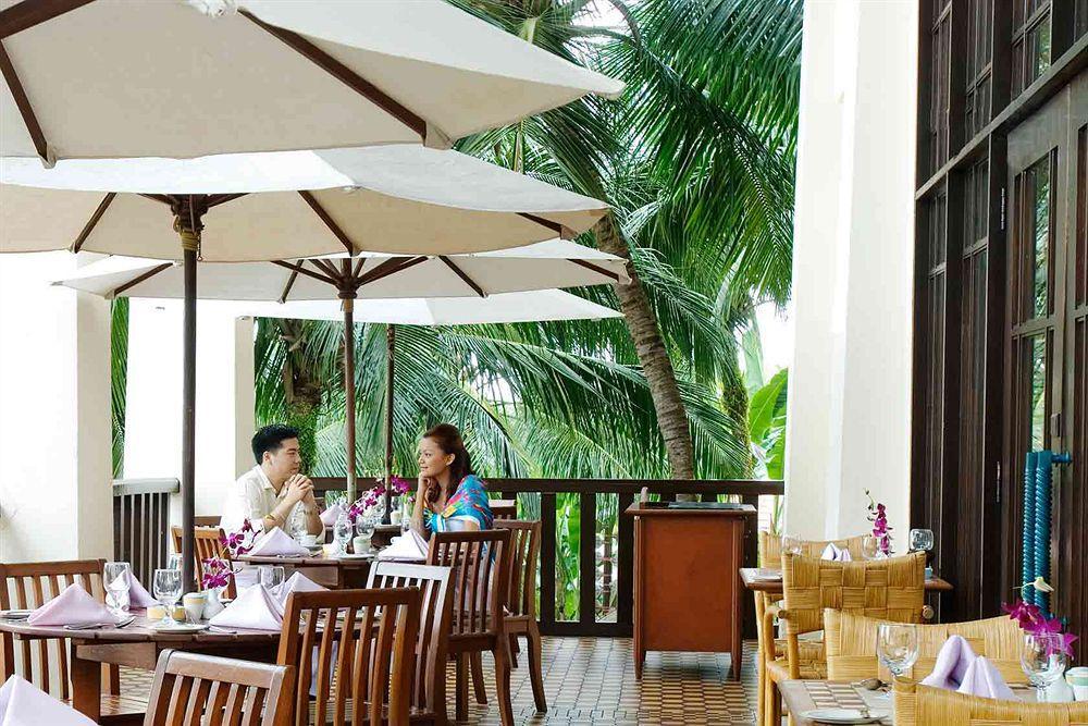 Avillion Port Dickson Hotell Eksteriør bilde The restaurant at the hotel