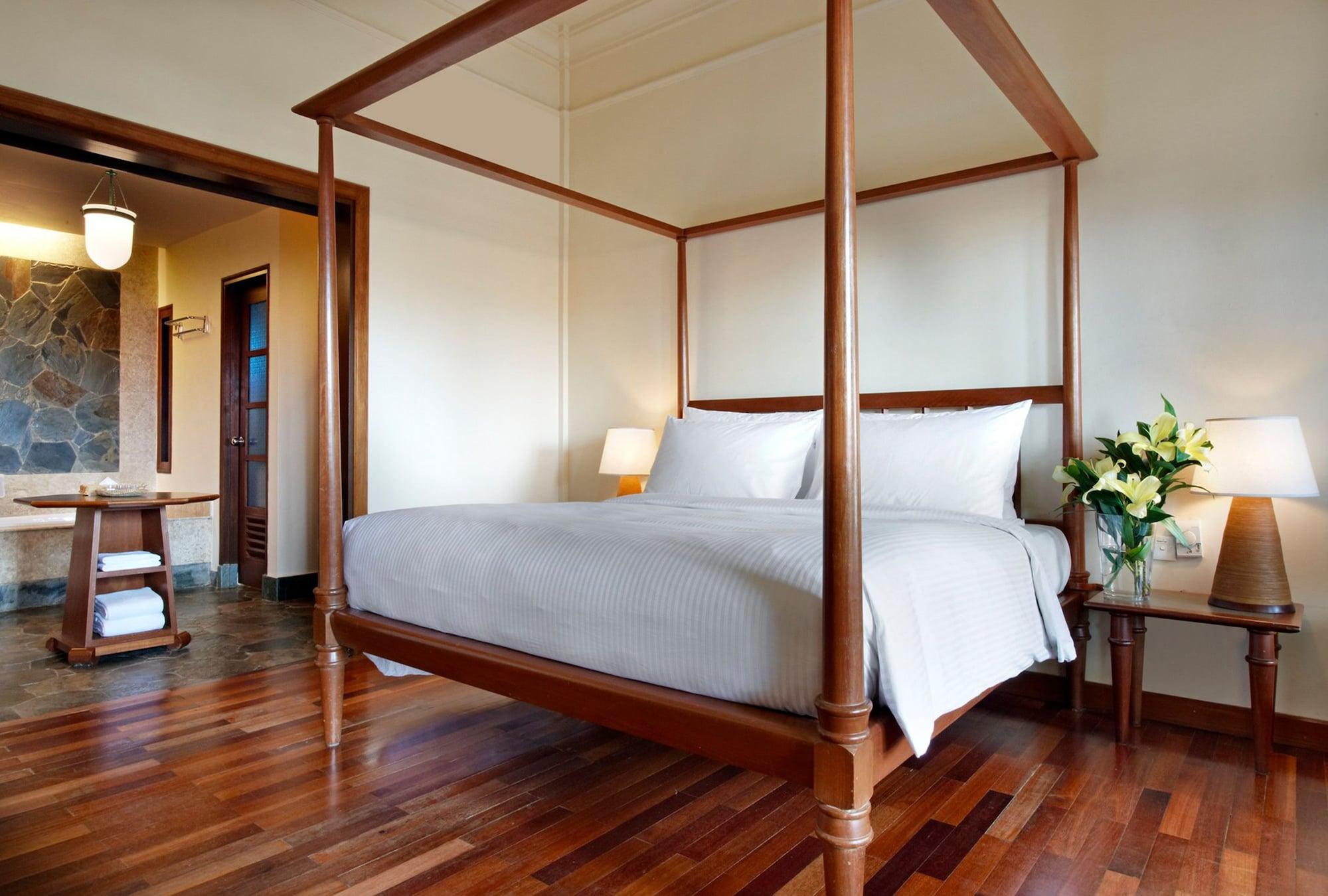Avillion Port Dickson Hotell Eksteriør bilde A bedroom at the hotel