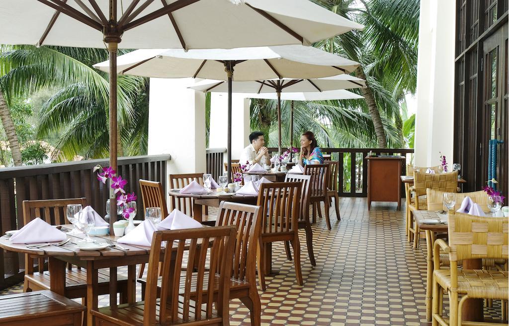 Avillion Port Dickson Hotell Eksteriør bilde The restaurant at the hotel