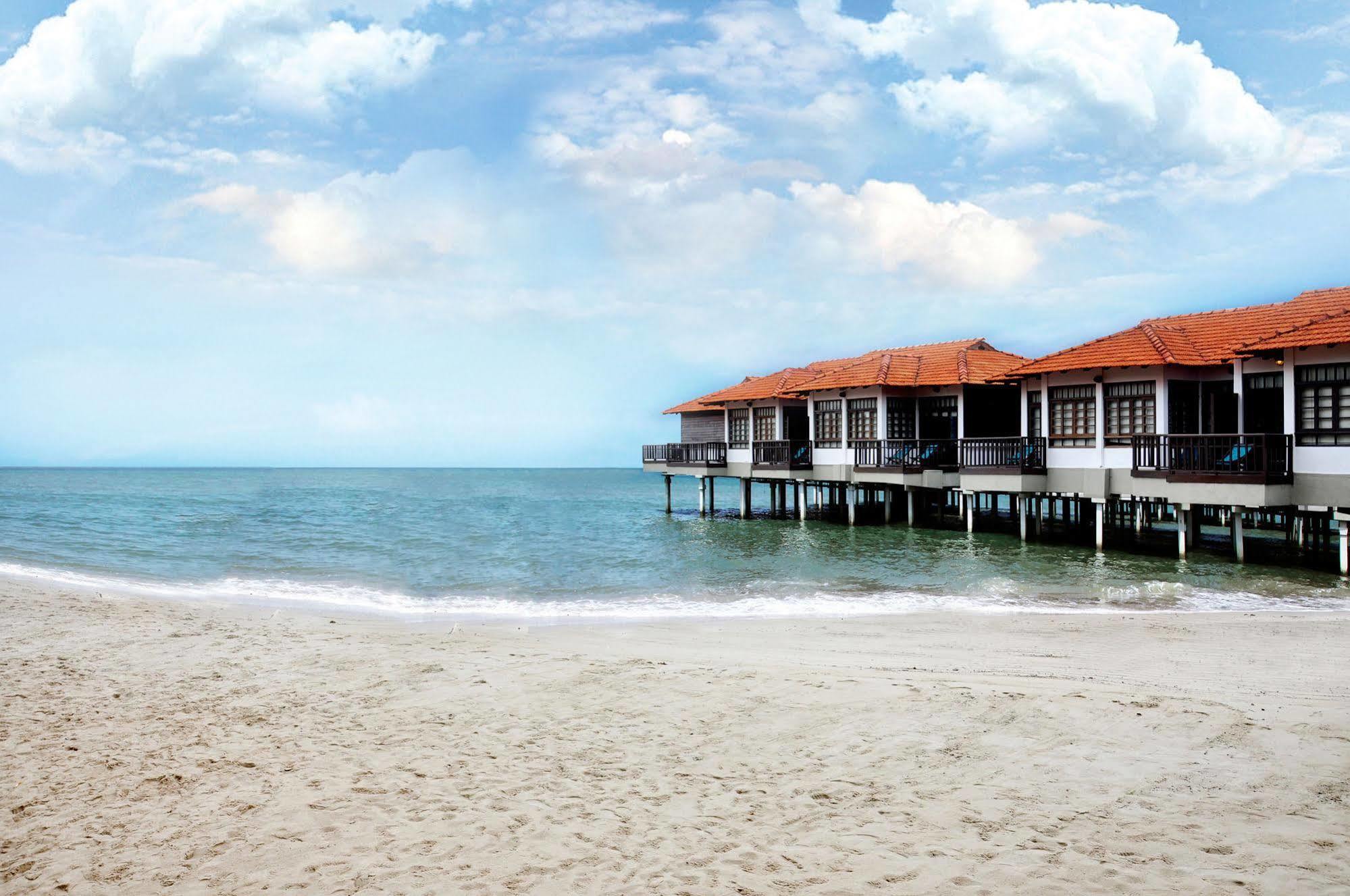 Avillion Port Dickson Hotell Eksteriør bilde The beach at the Berjaya Waterfront Hotel