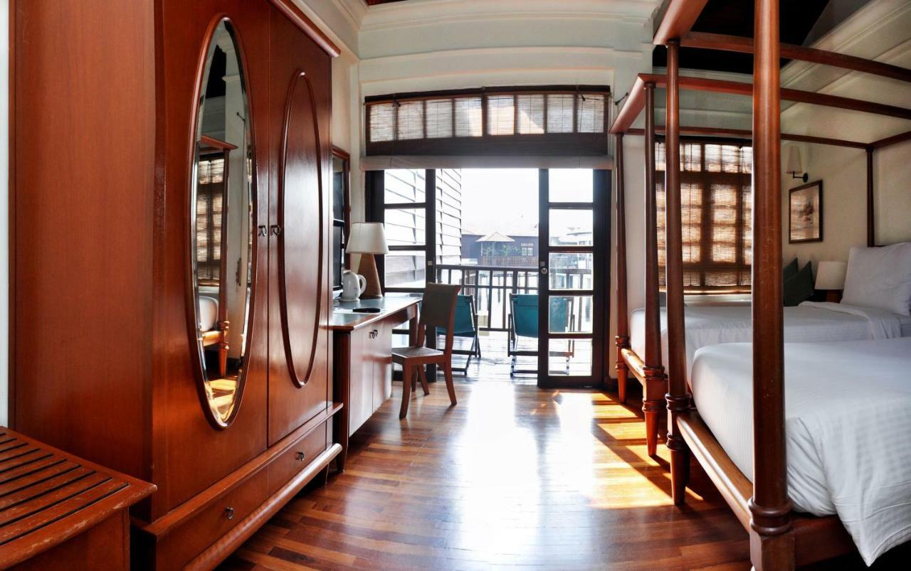 Avillion Port Dickson Hotell Eksteriør bilde A room at the E and O